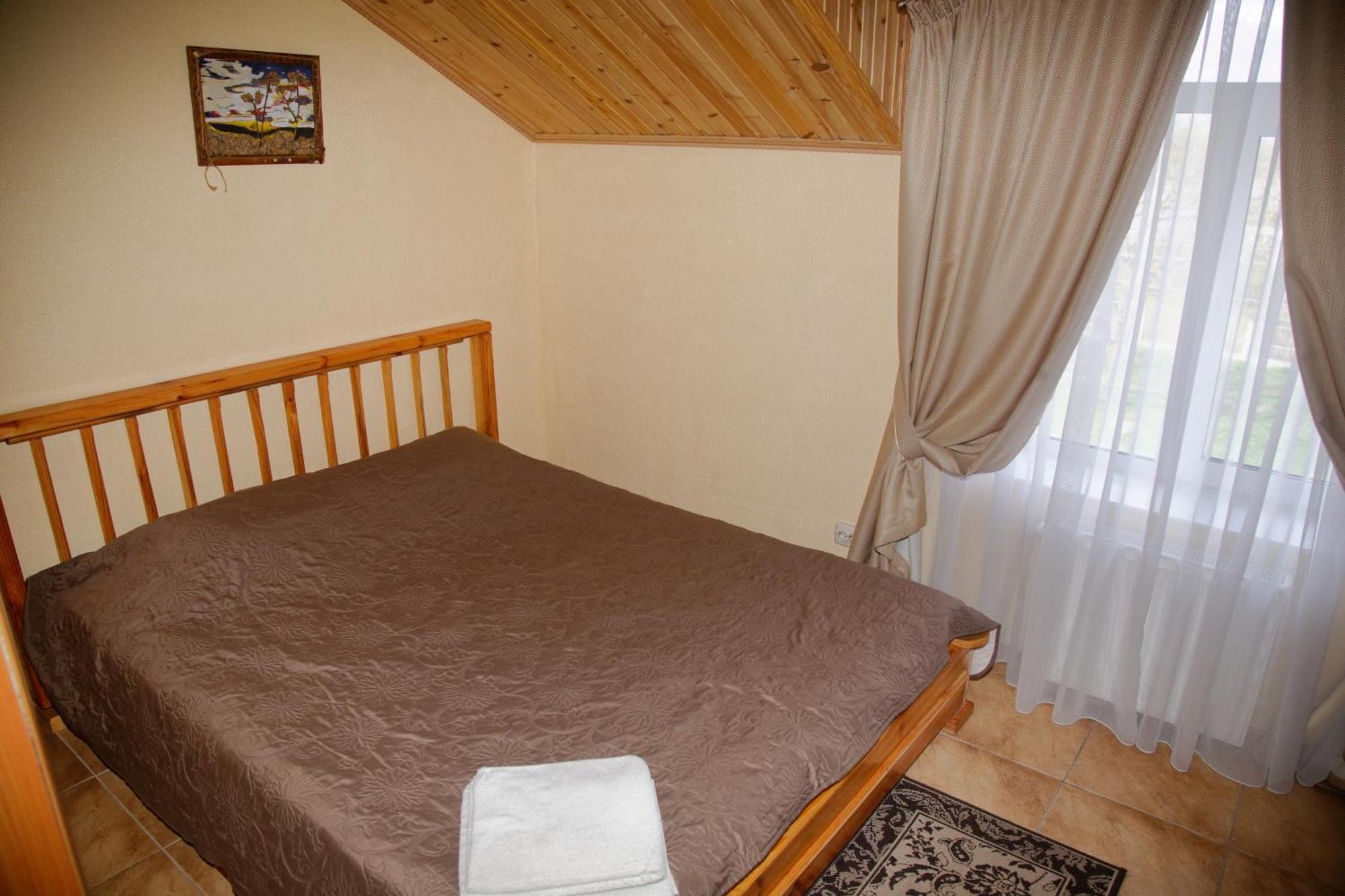 Mini-Hotel Yandrusi كاميانيتس - بوديلسكيي المظهر الخارجي الصورة