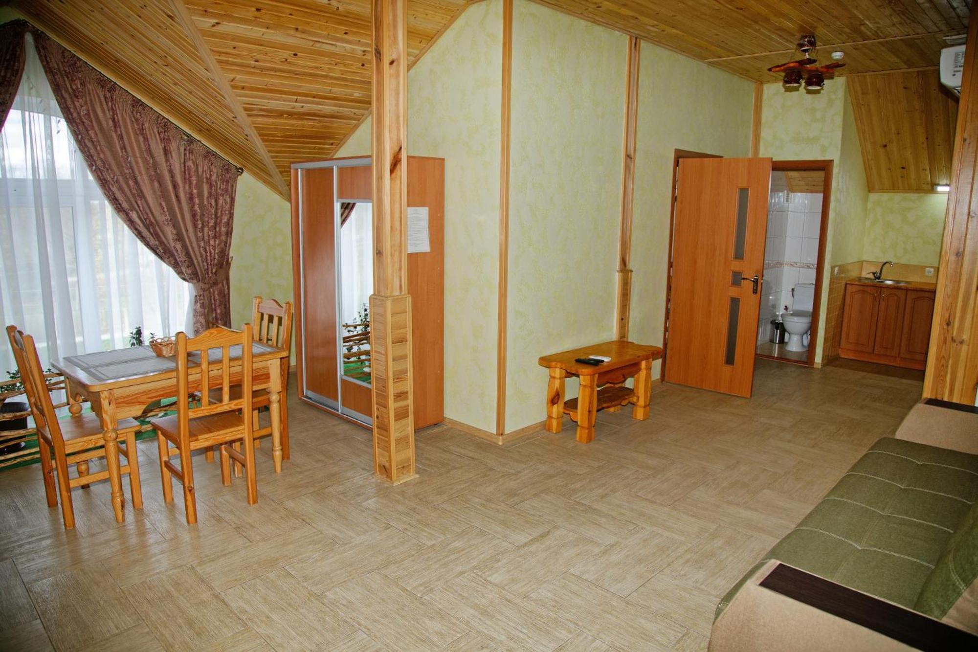 Mini-Hotel Yandrusi كاميانيتس - بوديلسكيي المظهر الخارجي الصورة