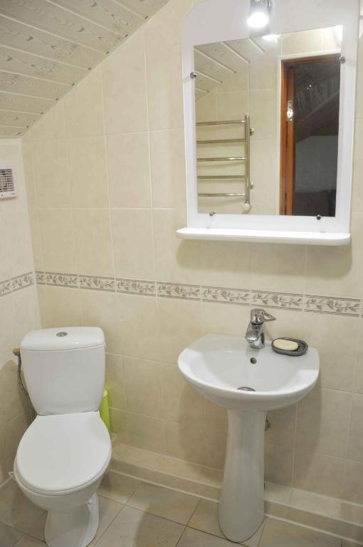Mini-Hotel Yandrusi كاميانيتس - بوديلسكيي المظهر الخارجي الصورة