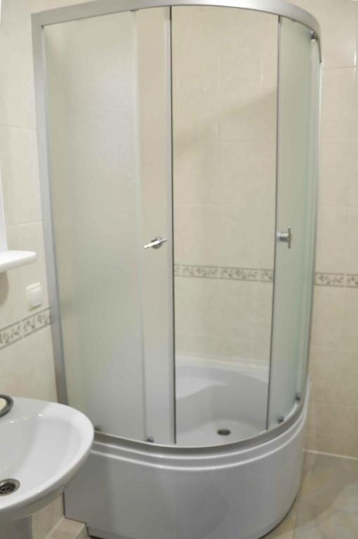 Mini-Hotel Yandrusi كاميانيتس - بوديلسكيي المظهر الخارجي الصورة