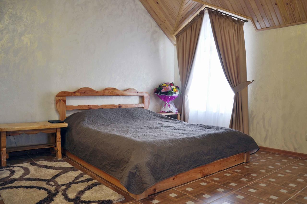 Mini-Hotel Yandrusi كاميانيتس - بوديلسكيي المظهر الخارجي الصورة